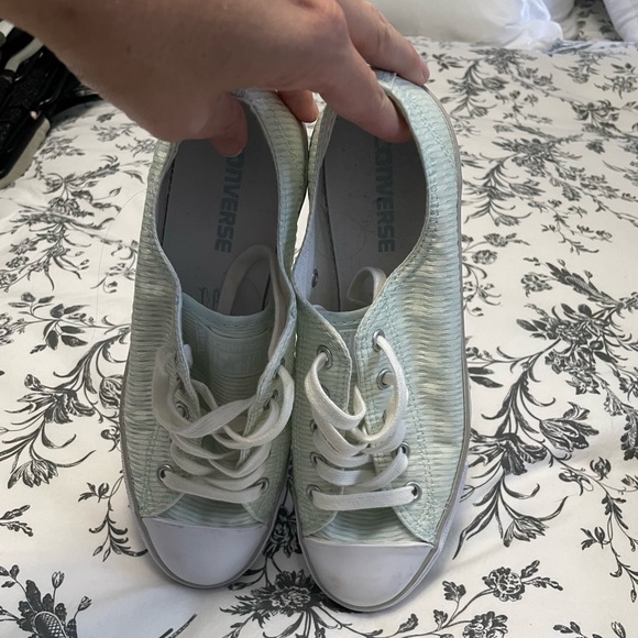 Converse - Picture 2 of 3